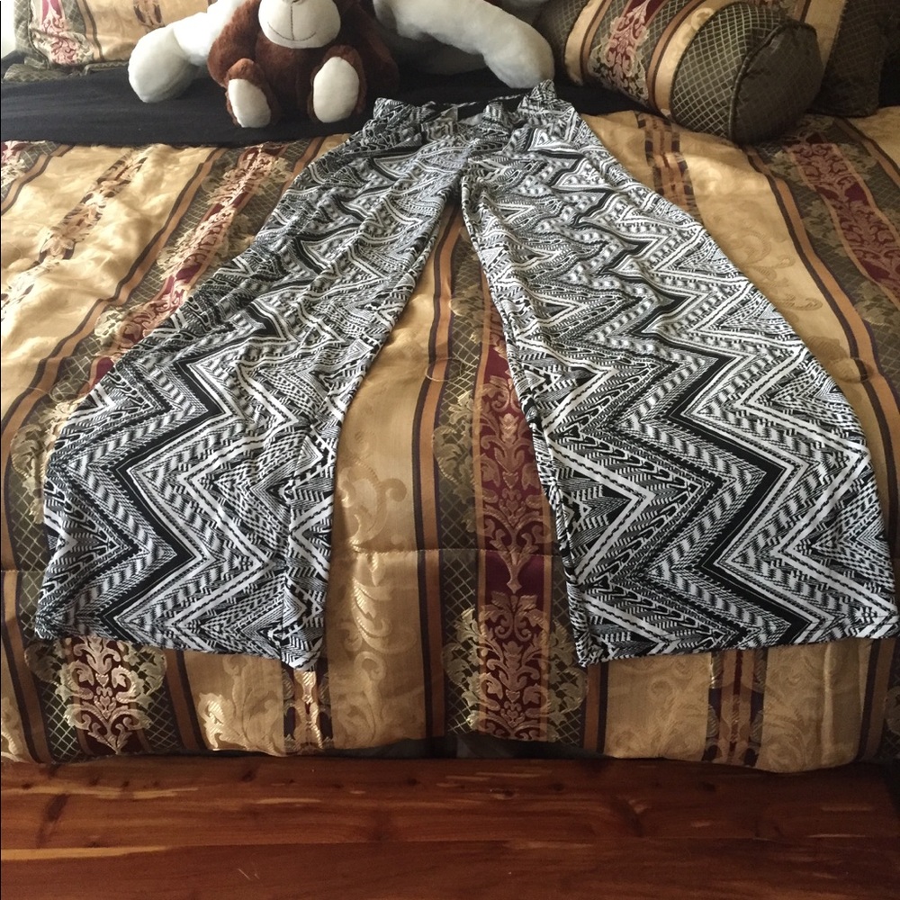 Clothes - Picture 2 of 8